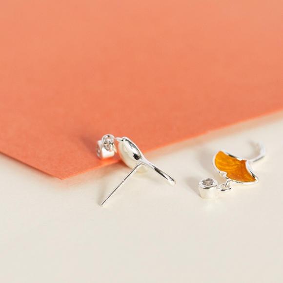 Ginko Leaf Earrings - Picture 2 of 6